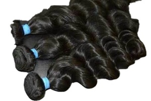 Extensions de cheveux humains vierges indiens 100% naturels, ondulés |   Extensions de cheveux Remy non traités en gros pour la fabrication de perruques et l'utilisation en salon - Product Image 2