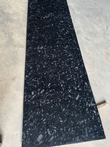 Dalles de marbre noir indien de qualité export, surface flamme, grand format, pour murs et sols intérieurs, design moderne, prix abordable. - Product Image 3