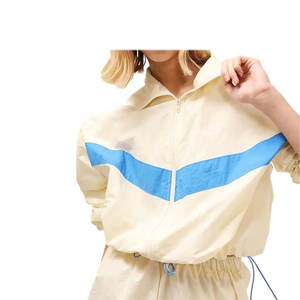 ชุดวอร์มกันลมปักโลโก้แบบกำหนดเอง ปี 2026 ชุดเซ็ตสองชิ้น ผ้าไนลอน ชุดกางเกงขาสั้น เสื้อแจ็คเก็ตซิปปักลาย ชุดกางเกงขาสั้น - Product Image 2