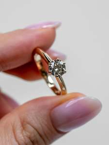 Bague solitaire en diamant de laboratoire taille ronde 3,00 ct, or jaune 18K/14K/10K, bijoux fins minimalistes pour fiançailles et mariage, vente en gros - Product Image 4