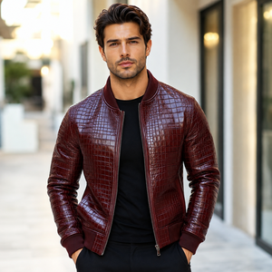 เสื้อแจ็คเก็ตบอมเบอร์หนังลายจระเข้สำหรับผู้ชาย แบรนด์ LEATHER SPOT ระบายอากาศได้ดี สวมใส่สบาย เหมาะสำหรับฤดูร้อน แขนยาว มีโลโก้ที่คอหลัง ดีไซน์ปรับแต่งได้ - Product Image 1