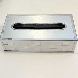 Boîte à mouchoirs vintage en métal argenté tressé pour comptoir ou mur Stylebuilt Style - Product Image 2