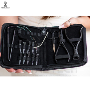 Kit d'application et de retrait d'extensions capillaires comprenant des aiguilles de tirage, des pinces à extensions, des pinces de sectionnement, des ciseaux et un étui de rangement - Product Image 4