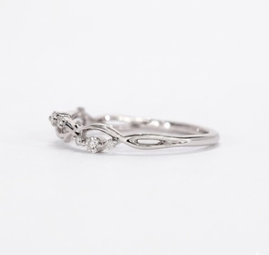แหวนเพชรทรงใบไม้ CVD HPHT E VVS2 แบบ Eternity Lab Grown Diamond พร้อมวงแหวนเข้าชุดลายกิ่งไม้ ทองคำแท้ 14K สำหรับงานแต่งงาน - Product Image 4