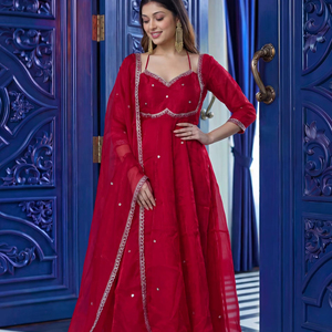 Vestido de Fiesta Moderno Étnico RICH LOOK con Bordado de Seda y Lentejuelas, con Dupatta, para Mujer, Ideal para Bodas y Eventos Festivos, Disponible en Stock - Product Image 1