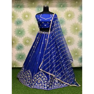 DESIGNER BANGLORI SOIE SEQUENCE TRAVAIL LEHENGA CHOLI AVEC DUPATTA BLEU - Product Image 1