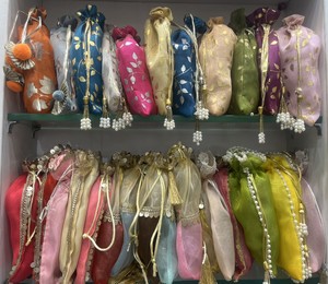 18CM X 25CM Silk Eco-Friendly Multi-Functional <b>Drawstring</b> Bags <b>Pouches</b> Potli Gift Wedding Jewelry Packaging Bridal Party Favors - Product Image 1