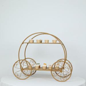 Soporte de metal de dos niveles de inspiración vintage para servir postres con detalles ornamentales para celebraciones de aniversario y panaderías - Product Image 1