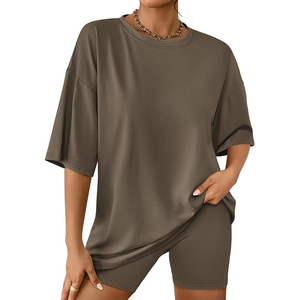 Conjunto de Dos Piezas de Ropa Casual para Mujer, Camiseta Holgada de Cuello Redondo y Pantalones Cortos de Ciclismo - Product Image 1