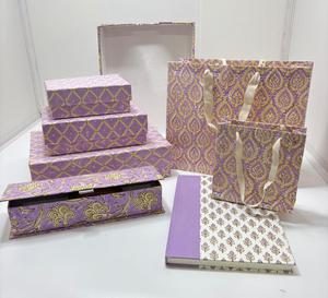 Boîtes et sacs en papier imprimés à la main avec des motifs artistiques, idéaux pour le rangement, les cadeaux, l'emballage et la décoration. - Product Image 2