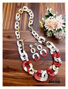 Collier en corne de buffle bio sur mesure pour femme, entièrement fait main avec perles et accents en corne de bœuf, classique pour les soirées - Product Image 4