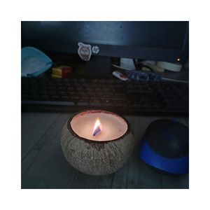 Velas de cáscara de coco natural, velas artesanales perfumadas de cera de soja para decoración del hogar, venta al por mayor, base de proveedores en Vietnam - Product Image 1