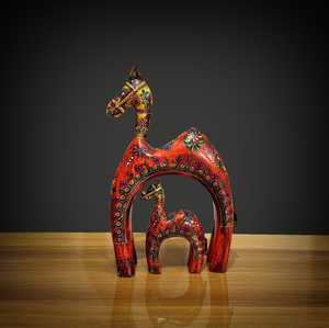Juego de Caballo Madre e Hijo de Madera Hecho a Mano |   Par de Figuras de Caballos Pintadas Étnicas |   Pieza Decorativa Artesanal India - Product Image 1