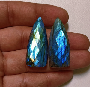 Par de gemas sueltas de labradorita azul flash, cabujón marquesa facetado de un lado, forma alargada, para fabricación de joyas, piedras calibradas - Product Image 2