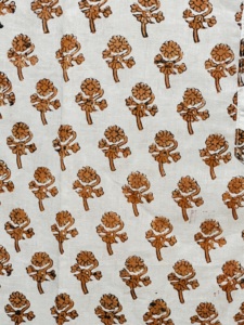 ผ้าหรูหรา 100% ผ้าฝ้าย สีน้ำตาล เสื้อครึ่งแขนสั้นสไตล์ชาติพันธุ์สำหรับผู้ชาย |   ชุดคุर्ตาพิมพ์ลายดอกไม้ด้วยมือ สไตล์ราชวงศ์แบบดั้งเดิม - Product Image 4