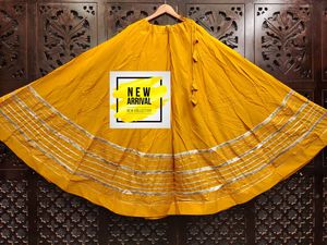 Ensemble ethnique Navratri haut de gamme en rayonne et coton, avec chaniya et tissu de blouse, bordure Lappa originale, entièrement cousu, coupe évasée et lourde - Product Image 1