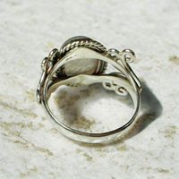Bague en argent sterling faite à la main avec pierre de lune ovale, motif floral filigrané, style bohème vintage, pierre de naissance de juin, Krittika, vente en gros