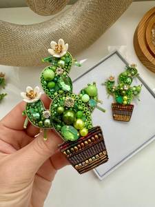 Broche Bordado a Mano con Cuentas para un Estilo Único y Decorativo, Broche de Lujo con Cuentas Coloridas - Product Image 4