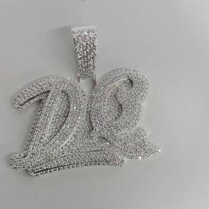 จี้เพชรแบบ Iced Out สั่งทำได้ตามต้องการ พร้อมตัวอักษรชื่อ  ทำจากเงินแท้ 925 ประดับเพชร VVS Moissanite สไตล์ฮิปฮอป จี้ตัวอักษร Iced Out - Product Image 1