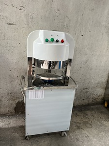 Minh Tam MCD Bakery 720x600x1300 Nuevo Divisor de Masa Eléctrico Portátil Multifuncional de 1.5Kw para 36 Porciones, Modelo 2025, de Vietnam - Product Image 6