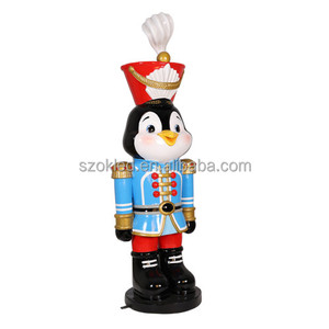 Décoration de Noël d'Halloween de Pâques en fibre de verre pour l'extérieur, pingouin <span class=keywords><strong>casse</strong></span>-<span class=keywords><strong>noisette</strong></span> de 4 pieds, pingouin zèbre, Père Noël - Product Image 4