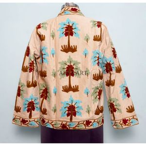 Veste en tissu Cotrise matelassé brodé de fleurs faites à la main, avec détails boutonnés, doublure en coton rayé, respirante, écologique, pour l'hiver - Product Image 4