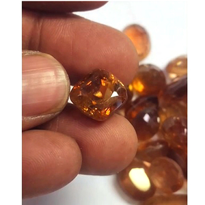 โทแพซอิมพีเรียลธรรมชาติ 44 เม็ด ขนาด 12 มม. ถึง 16 มม. รูปทรงวงรีเหลี่ยมเพชรพลอย น้ำหนักรวม 404 กะรัต ขายส่ง Iroc Sales คุณภาพสูง ราคาขายส่ง - Product Image 2