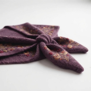 ผ้าคลุมไหล่ไหมพรมถักนุ่ม อุ่นสบายสำหรับฤดูหนาว ขนาดใหญ่ สีพื้น ผ้าพันคอแบบผ้าห่ม ปาชมินา สำหรับผู้หญิง แต่งพู่ห้อย ขายส่ง - Product Image 6