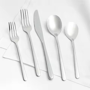 Ensemble de couverts en acier inoxydable de qualité supérieure pour les acheteurs de l'hôtellerie mondiale - Product Image 1