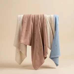 Manta de Bebé Tejida Suave con Patrón de Ojales, Ligera y Acogedora, para Recién Nacidos y Niños Pequeños - Product Image 2