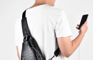 Bolso de pecho de nailon para hombre, bandolera ligera, duradera, para viaje, bolsa de hombro, almacenamiento compacto, bolsa de transporte diaria ajustable - Product Image 2