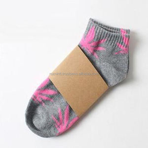 Chaussettes en coton décontractées avec tissu élastique durable, doux et respirant, et ajustement confortable, adaptées à une utilisation quotidienne en toutes saisons - Product Image 4