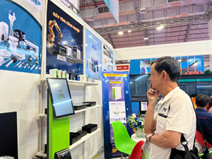 Quiosco de Señalización Digital y Sistema de Gestión de Calidad Integral, Tableta Interactiva de 15.6 Pulgadas, Gestión Basada en la Nube |   AT-KIOSK- Disponible para OEM - Product Image 2