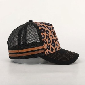 Gorra Trucker Unisex Negra de Malla, 6 Paneles, Ajustable con Cierre a Presión, Transpirable, con Ribete en Contraste, Informal, para Exteriores, Primavera/Verano - Product Image 2