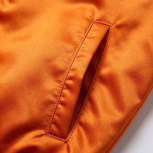 Chaqueta Satinada Casual Unisex 100% Poliéster, Chaqueta Varsity Satinada Personalizada para Hombre con MOQ Bajo - Product Image 1