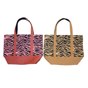 Sac fourre-tout en toile imprimé zèbre teint de 12 oz Logo uni Base en jute et poignée Poche zippée pour la publicité pour le shopping - Product Image 2