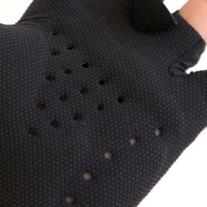 Guantes de entrenamiento de ciclismo, gimnasio, levantamiento de pesas y fitness de alta calidad, de fabricante líder, con medio dedo descubierto, para hombres y mujeres. - Product Image 5