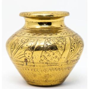 Kalash Lota en laiton fait main, gravé de la déesse Laxmi, pot en métal pour Pooja, décoration de mariage indienne, vase à eau sainte pour rituels de temple traditionnels - Product Image 3