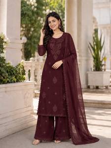 Ensemble haut-bas et dupatta en soie de créateur pour tenue de soirée, sans plis et protection solaire - Product Image 1