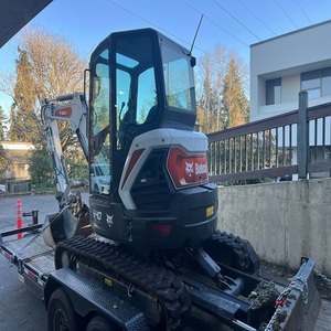 Excavatrice compacte Bobcat E40 durable, dotée de chenilles stables, de commandes réactives et de performances de creusement puissantes - Product Image 1