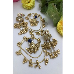 Boucles d'oreilles en laiton plaqué or de qualité supérieure, attrayantes, pour femmes, pour mariage, fiançailles, cadeau, fête, occasion spéciale - Product Image 1