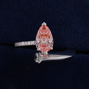 Anillo de Compromiso con Diamante Rosa Corte Pera, Oro de 18K, Engaste de Garras, Joyería Fina de Lujo para Mujer, Certificado IGI - Product Image 5
