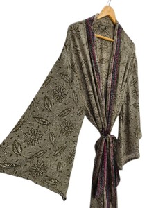Robe en soie longue jusqu'aux chevilles, robe multicolores, robe de nuit, robe indienne vintage en soie recyclée, kimono en sari - Product Image 6