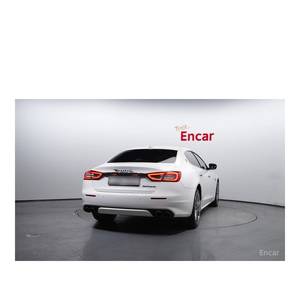 Maserati Quattroporte 3.0 V6 GranLusso Noviembre 2021 29,809 km Caja de Cambios Automática Asientos de Cuero Volante a la Izquierda Cámara Trasera Techo Solar - Product Image 4