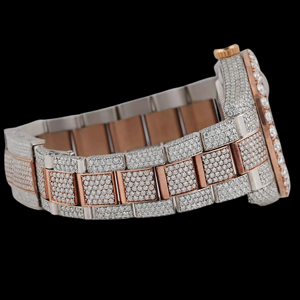 นาฬิกาฮิปฮอปผู้ชายแบบสั่งทำพิเศษ ดีไซน์สวยงาม ประดับเพชรโมอิสซาไนต์ทรงกลมเต็มหน้าปัด ตัวเลขโรมันสองสี ตัวเรือนแบบ Bezel Setting - Product Image 2