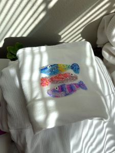 Camiseta negra de lujo personalizada para mujer, ultraelegante con pedrería y gemas de colores, camiseta para chicas con cuentas, camiseta de manga corta - Product Image 2