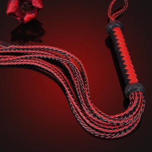 SPALL JP SPORTS Fouet équestre en cuir véritable tressé à la main, BDSM, suspendable, double usage premium pour l'entraînement et les collectionneurs (Rouge Noir) - Product Image 3