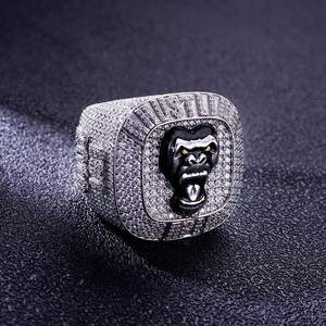 Bague signet pour homme en platine avec diamants naturels blancs taille brillant ronde, style hip-hop, pour usage quotidien - Product Image 3