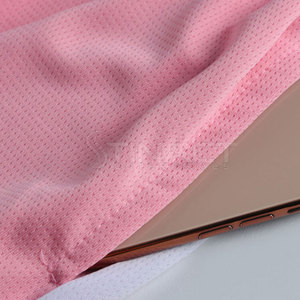 Uniforme de basketball léger et durable, fabriqué en polyester et en tissu mesh, adapté aux compétitions - Product Image 2