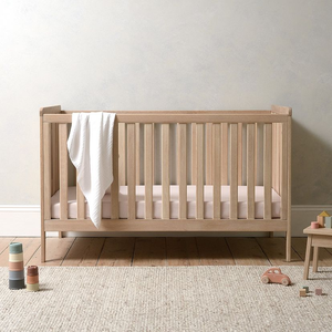 Lit bébé convertible 4-en-1 sécurisé, construction solide, transition facile pour les bébés en croissance 2102431 - Product Image 1